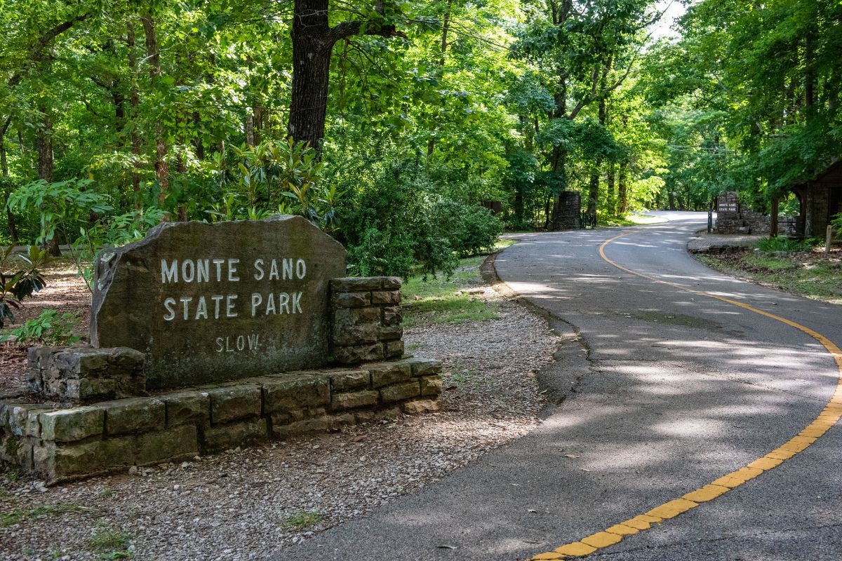 Monte sano state park scenic drives with fall color views near downtown huntsville apartments